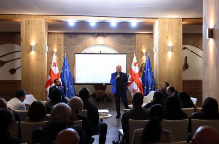 პლასტიკის ბოთლებში ჩამოსხმული სასმლის რეალიზაციის ახალი რეგულაცია მუშავდება