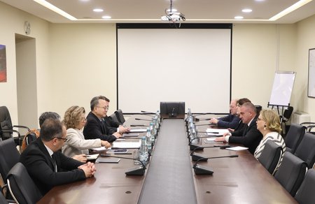 რევაზ სოხაძემ ADB-ის ვიცე-პრეზიდენტთან ახალი პროექტების განხორციელების შესაძლებლობებზე ისაუბრა